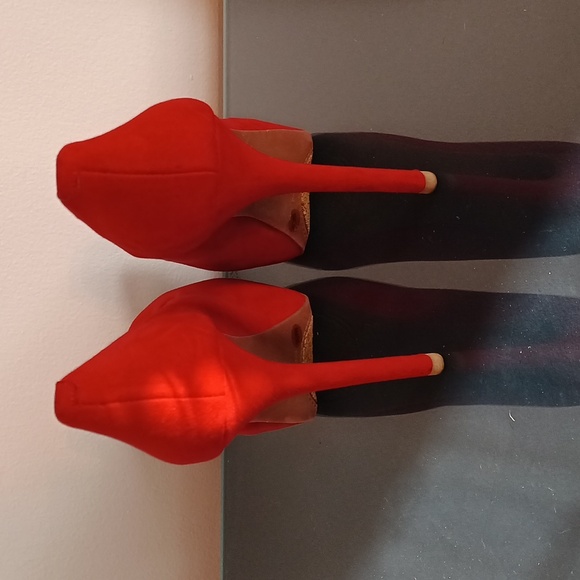 Red suede high heels - Picture 3 of 4
